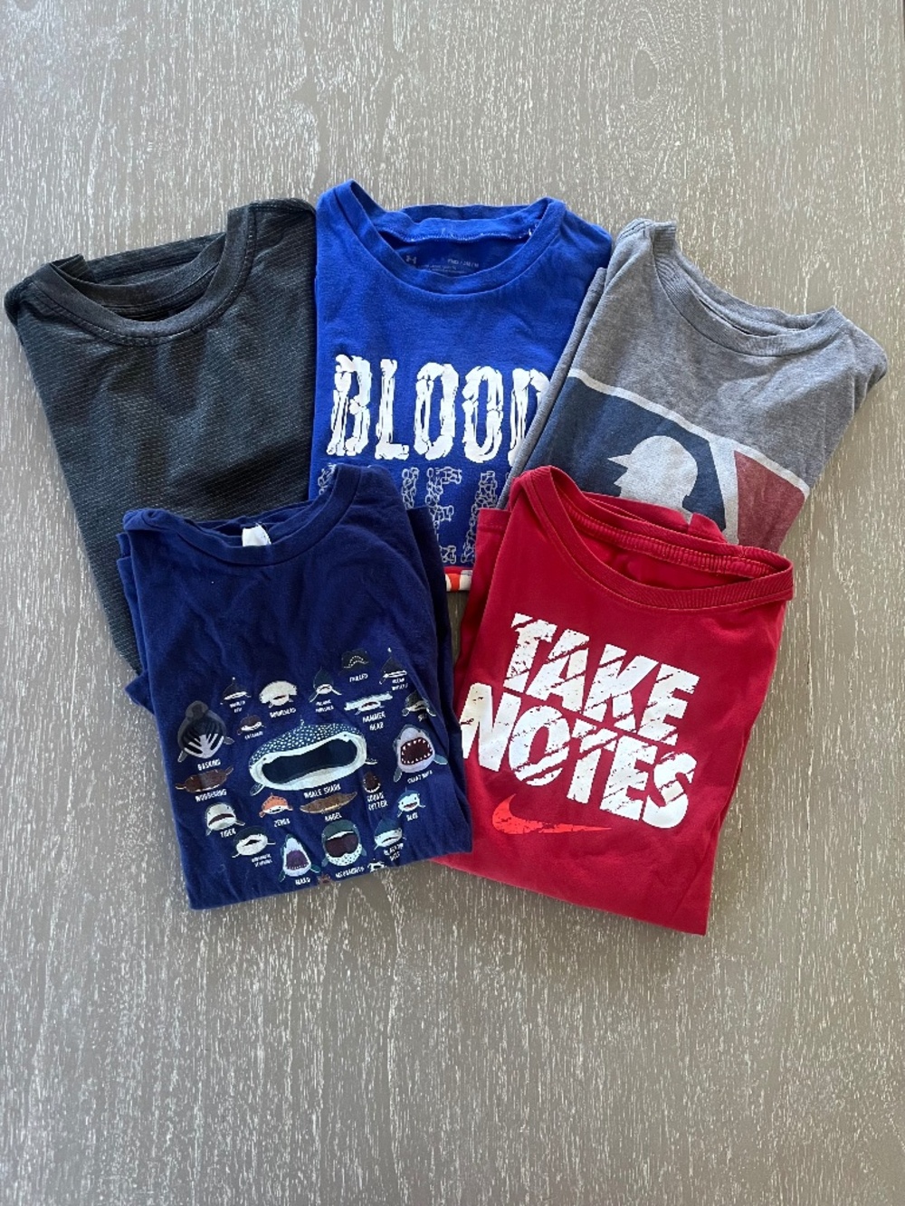 Boys Bundle of 5 Tee shirts Size M (8-10)